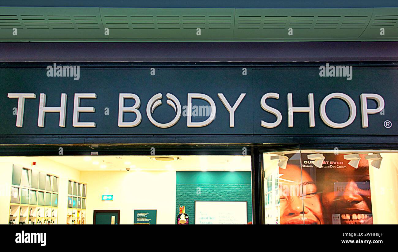 Body shop 2024 hires stock photography and images Alamy