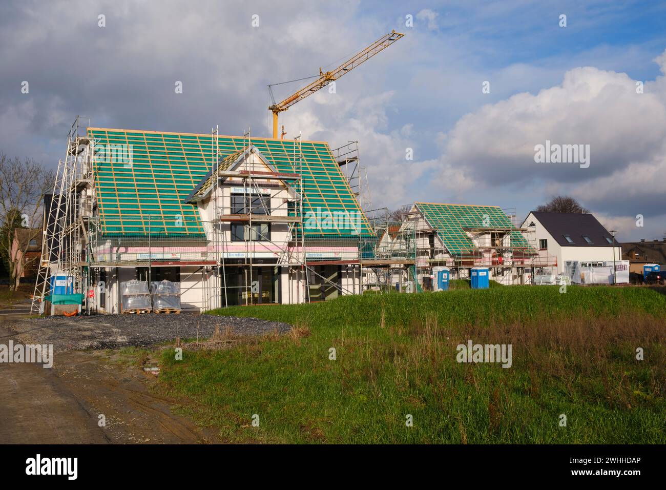 Scaffold at a building shell Stock Photo - Alamy