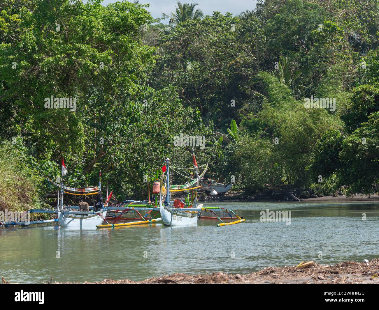 Traditional indonesia river boat hi-res stock photography and images - Alamy