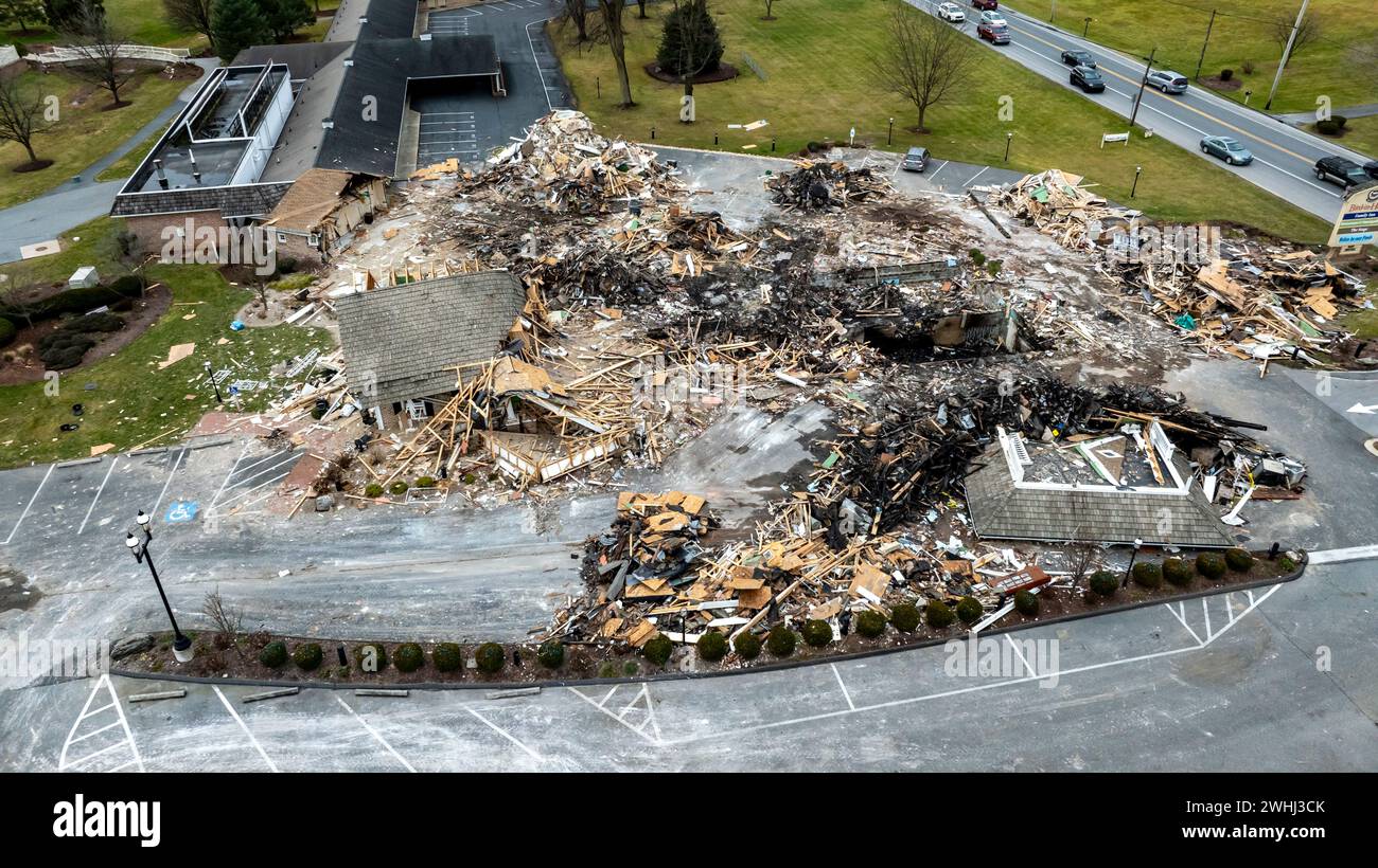 Devastated Building Aerial view destruction buildings hi-res stock photography and images ...