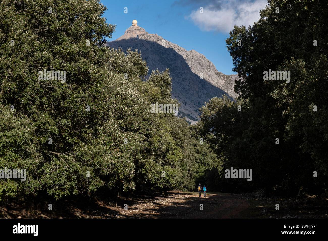 Two hikers in tramuntana hi-res stock photography and images - Alamy
