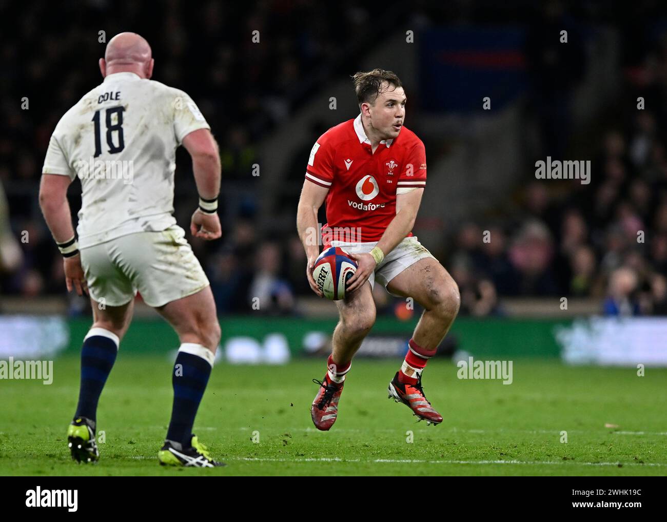 Twickenham, United Kingdom. 10th Feb, 2024. England V Wales, Guinness 6 Nations. Twickenham Stadium. Twickenham. Ioan Lloyd (Wales) tries to go past Dan Cole (England) during the England V Wales rugby match in the Guinness 6 Nations. Credit: Sport In Pictures/Alamy Live News Stock Photo
