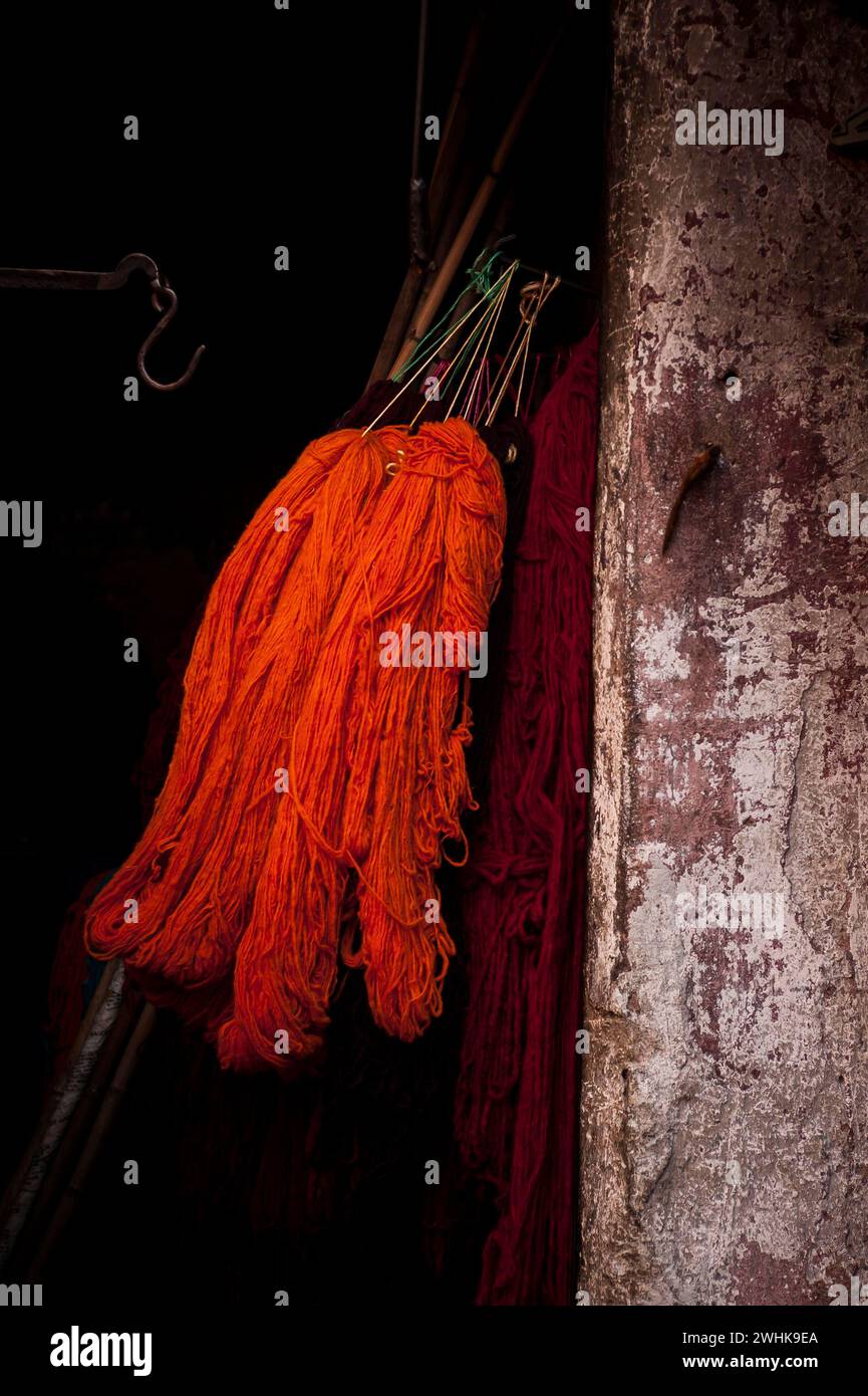 Wool for drying in the dyers' souk, colours, basic colours ...