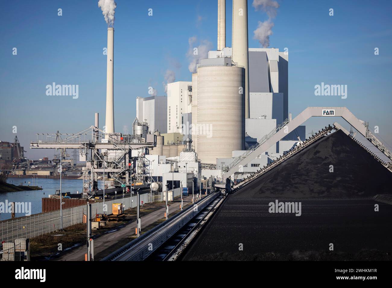 Grosskraftwerk Mannheim AG, GKM, hard coal-fired power plant generates electricity and district heating, combined heat and power CHP. Mannheim Stock Photo