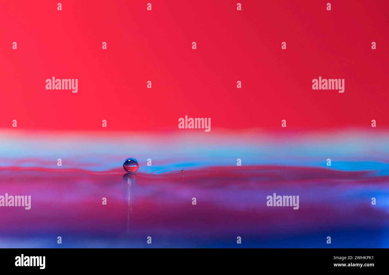 Close up video falling water hi-res stock photography and images - Alamy