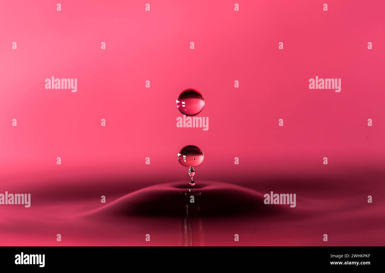 Close up video falling water hi-res stock photography and images - Alamy