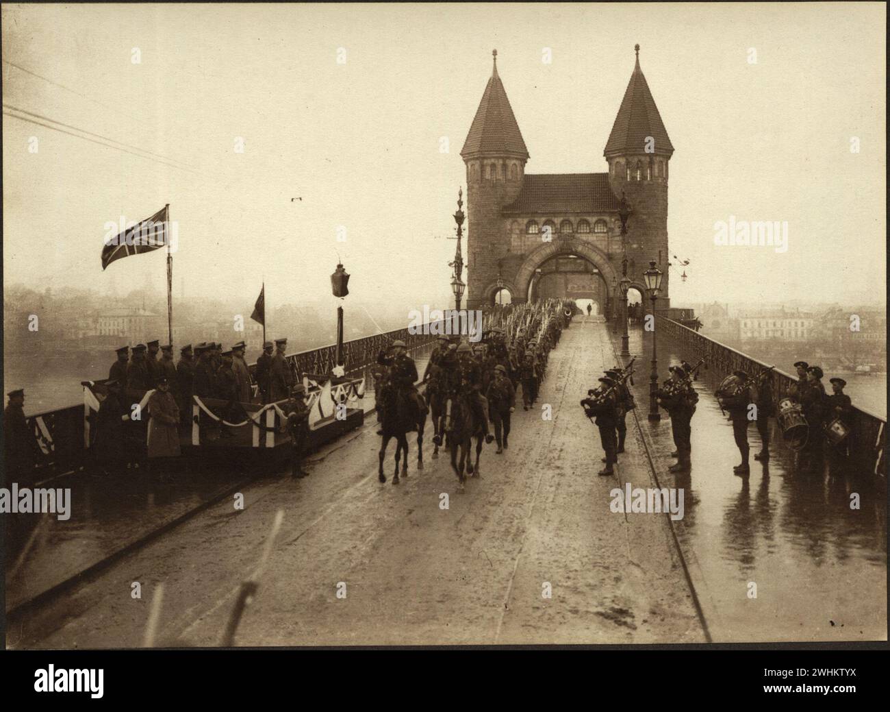 Lieutenant Colonel Pense leading his Battalion, the 21st Canadian Infantry Battalion, across the Rhine at Bonn.  Images from Canadian Forces in First World War Germany 1918 Stock Photo