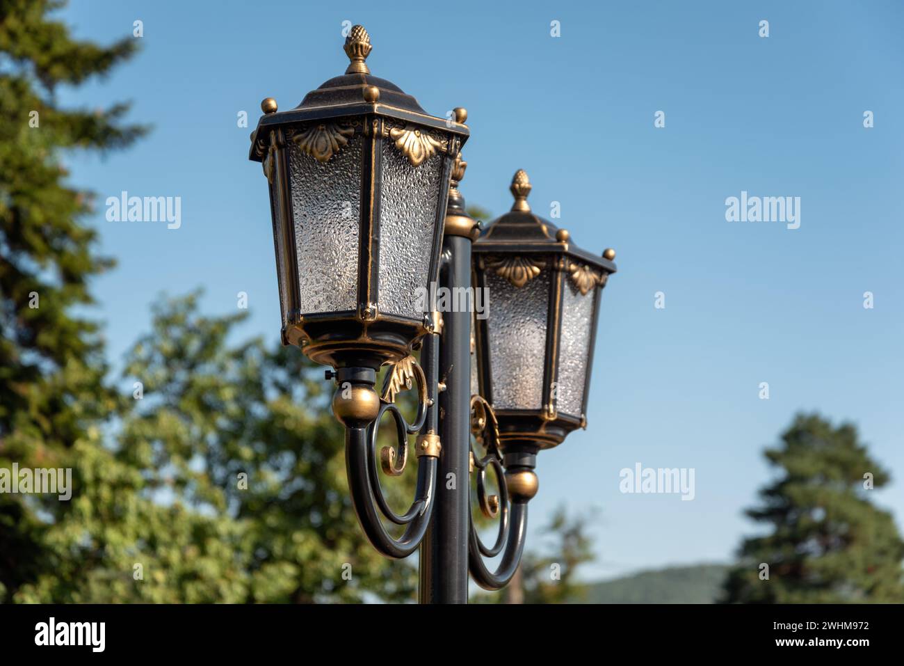 Vintage street lamppost against hi-res stock photography and images - Alamy