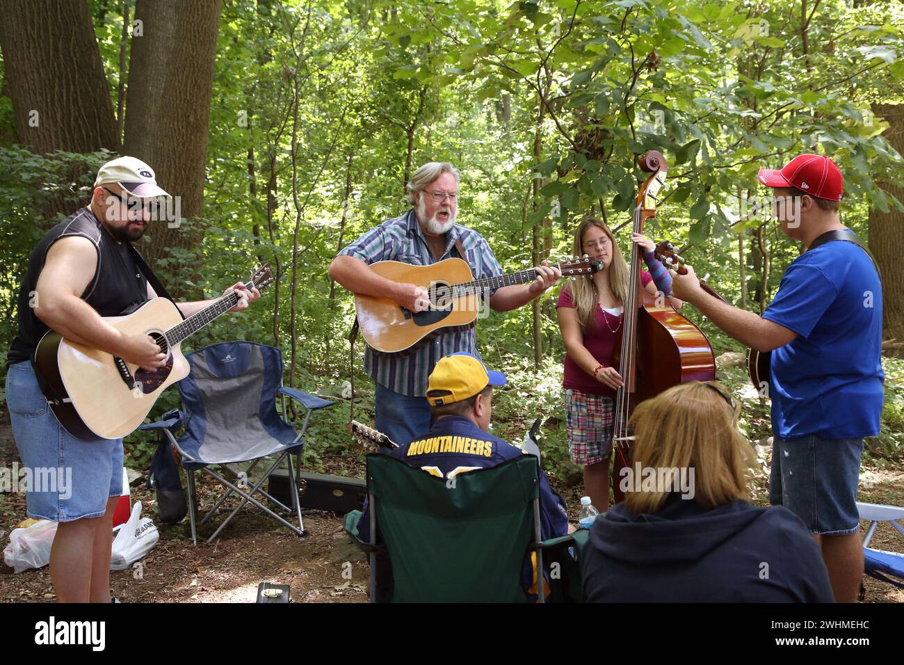 Fiddlers picnic hi-res stock photography and images - Alamy