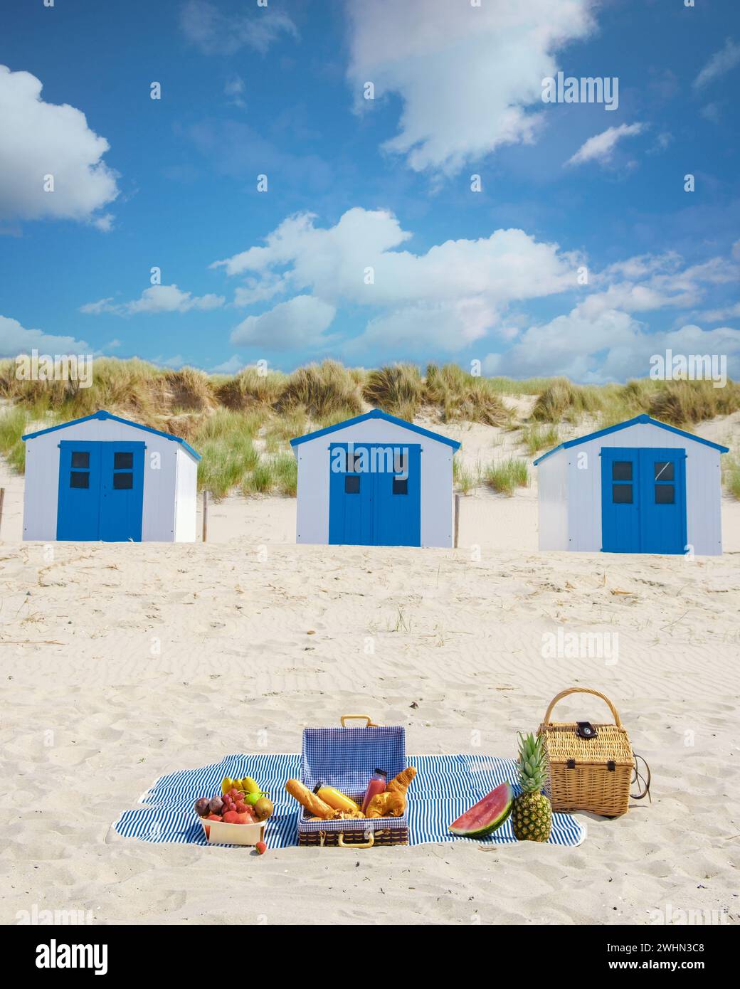 Romantic beach picnic on island hi-res stock photography and images - Alamy