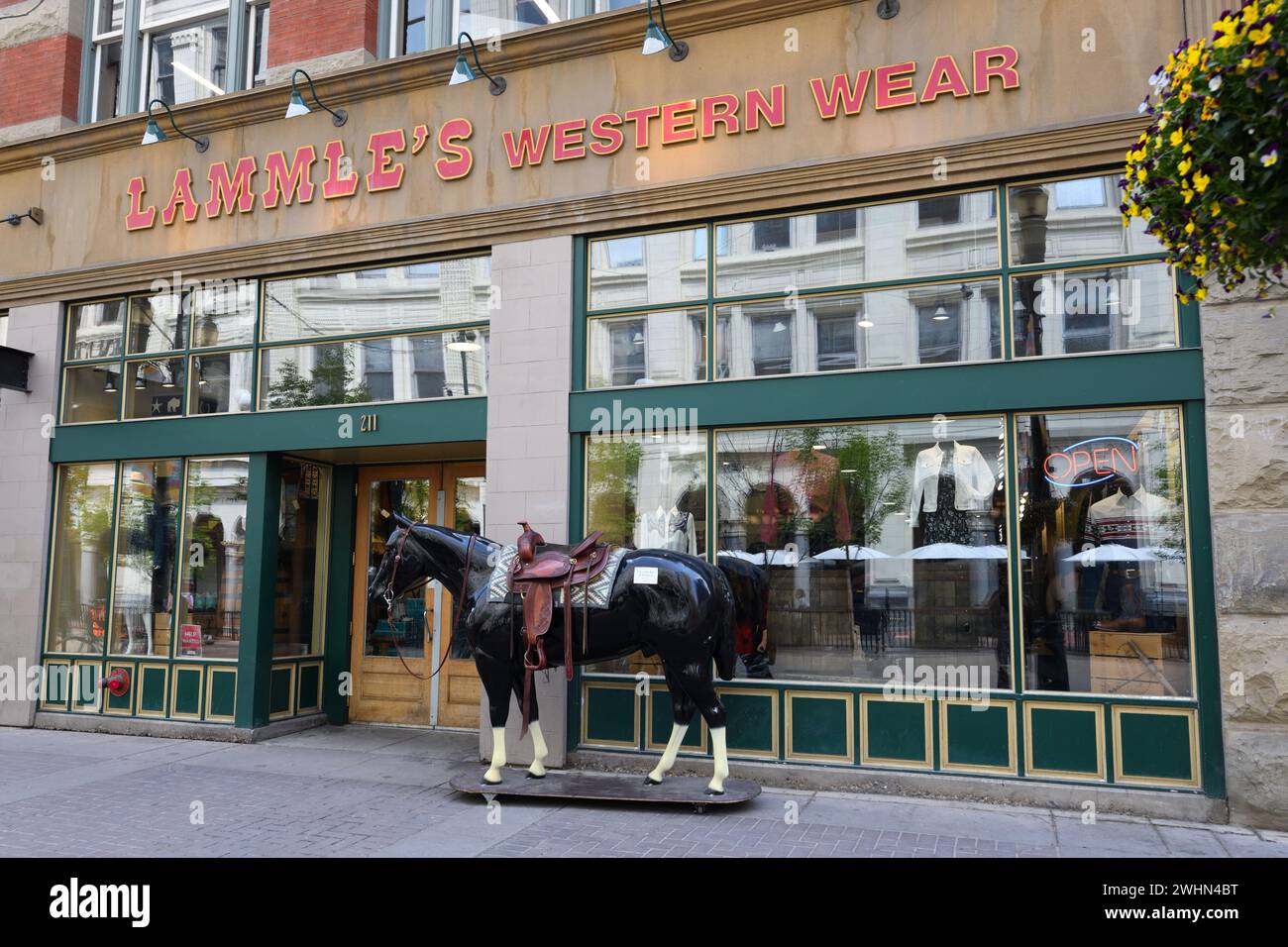 Western wear store hi-res stock photography and images - Alamy