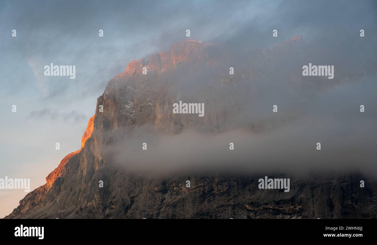 Foggy mountain landscape at sunrise hi-res stock photography and images ...