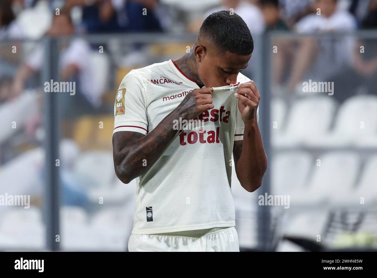 Lima, Peru. 10th Feb, 2024. Andy Polo of Universitario de Deportes during the Liga 1 Te Apuesto match between Alianza Lima and Universitario de Deportes, Torneo Apertura 2024, date 3, played at Nacional Stadium on February 10, 2024 in Lima, Peru. (Photo by Miguel Marrufo/PRESSINPHOTO) Credit: PRESSINPHOTO SPORTS AGENCY/Alamy Live News Stock Photo