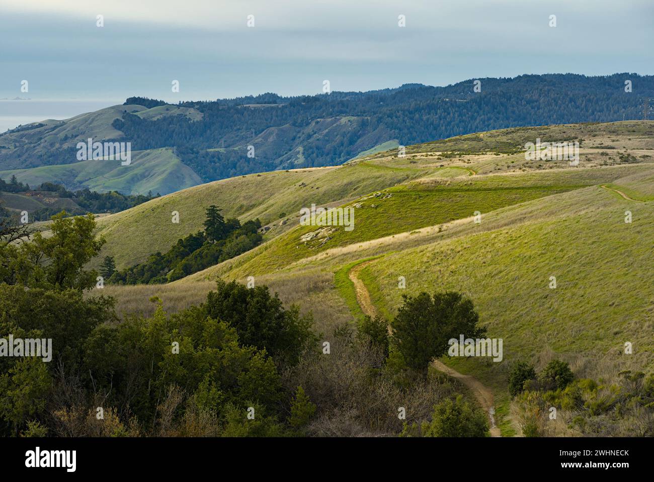 Rolling hills and mountains hi-res stock photography and images - Alamy