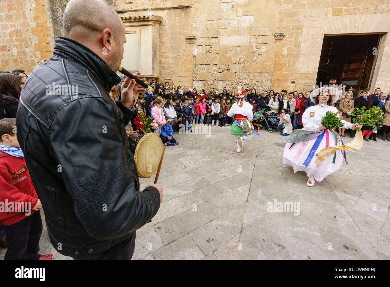 Danza de baile hi-res stock photography and images - Alamy