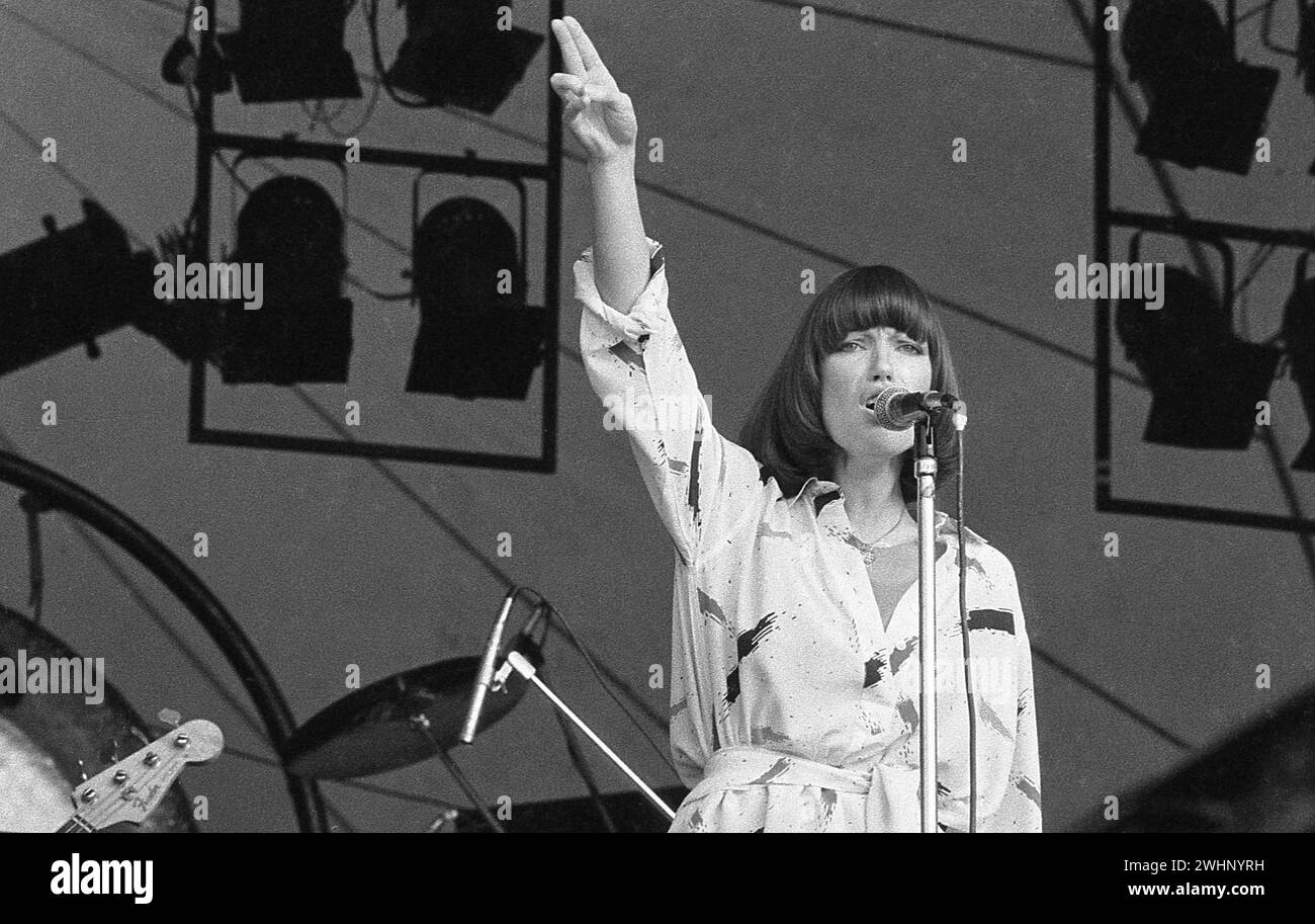 British Pop soul singer Kiki Dee preforming at the Queen Hyde park concert 18/9/1976 Stock Photo