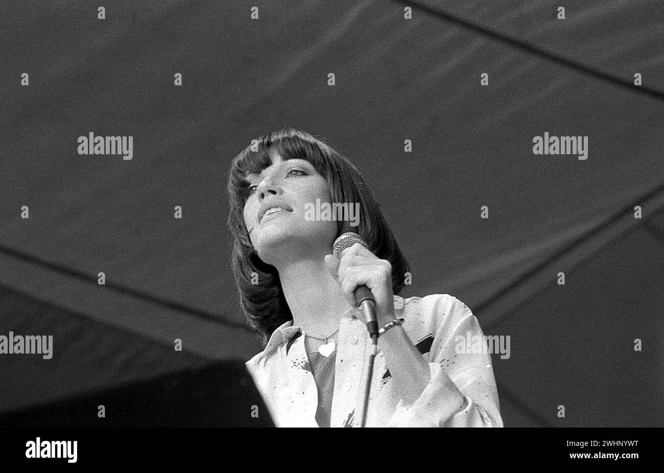 British Pop soul singer Kiki Dee preforming at the Queen Hyde park concert 18/9/1976 Stock Photo