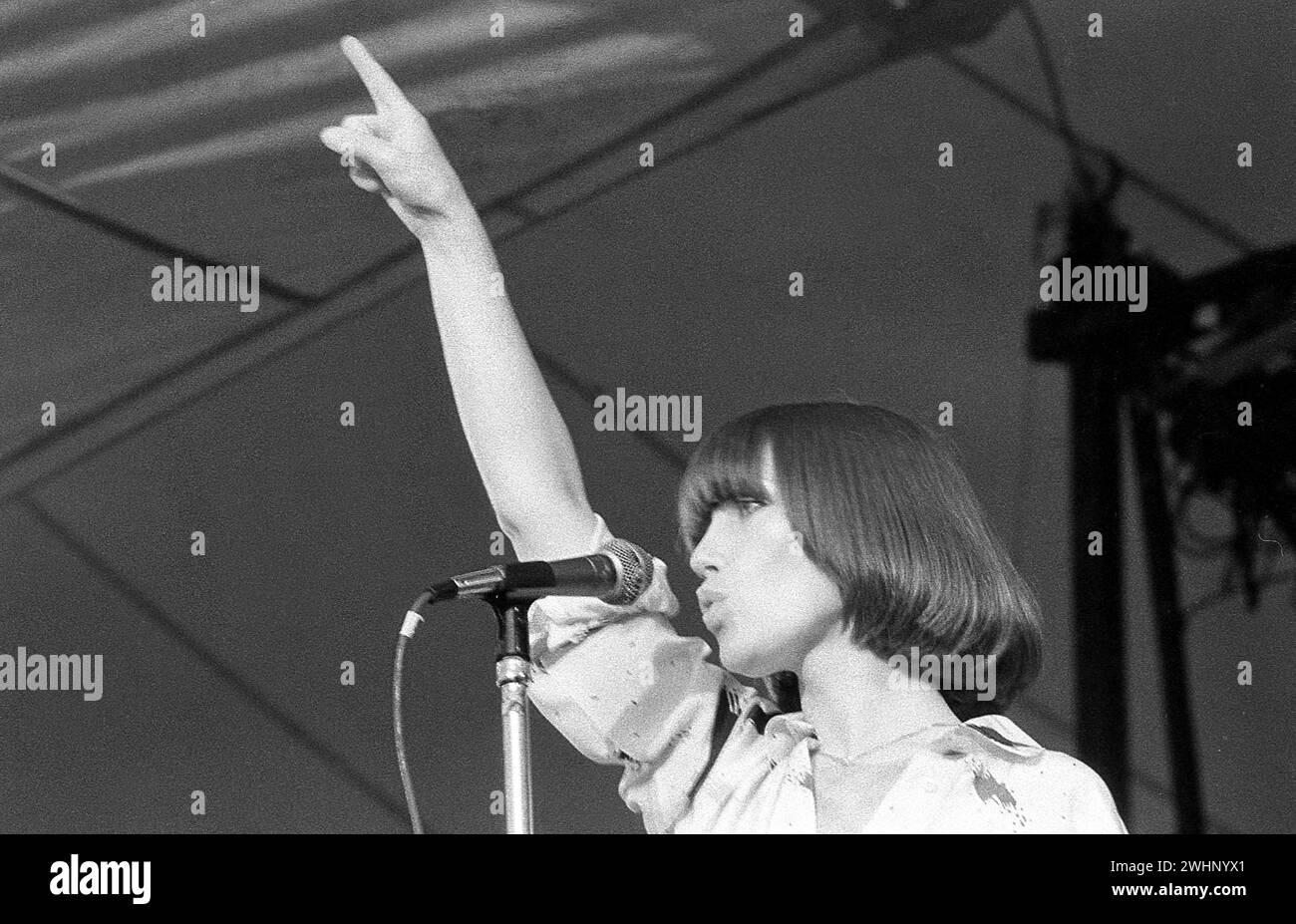 British Pop soul singer Kiki Dee preforming at the Queen Hyde park concert 18/9/1976 Stock Photo