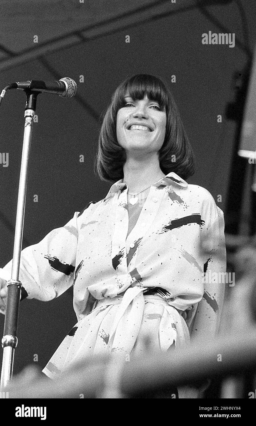 British Pop soul singer Kiki Dee preforming at the Queen Hyde park concert 18/9/1976 Stock Photo