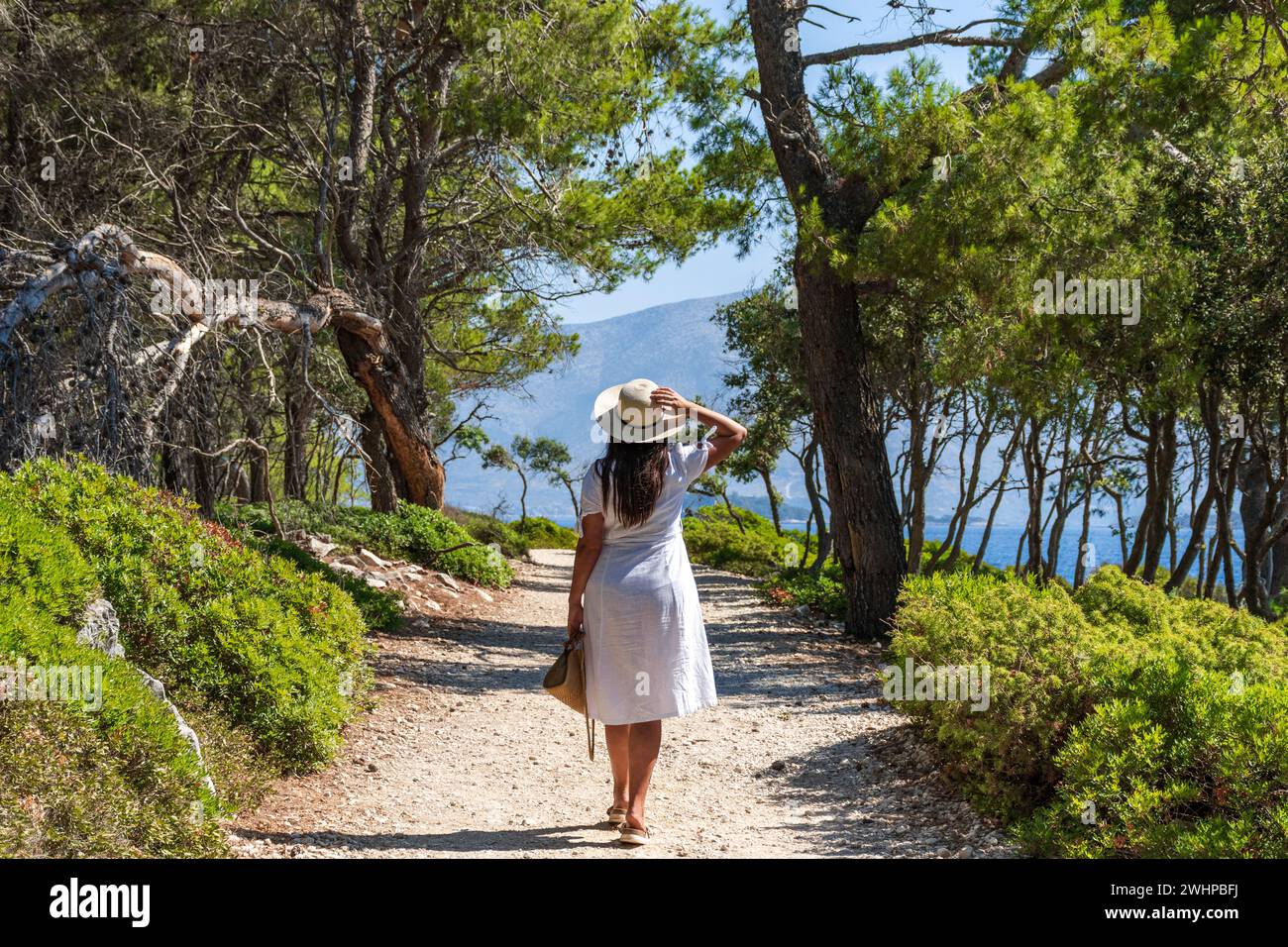 Wearing white sun dress hi-res stock photography and images - Alamy