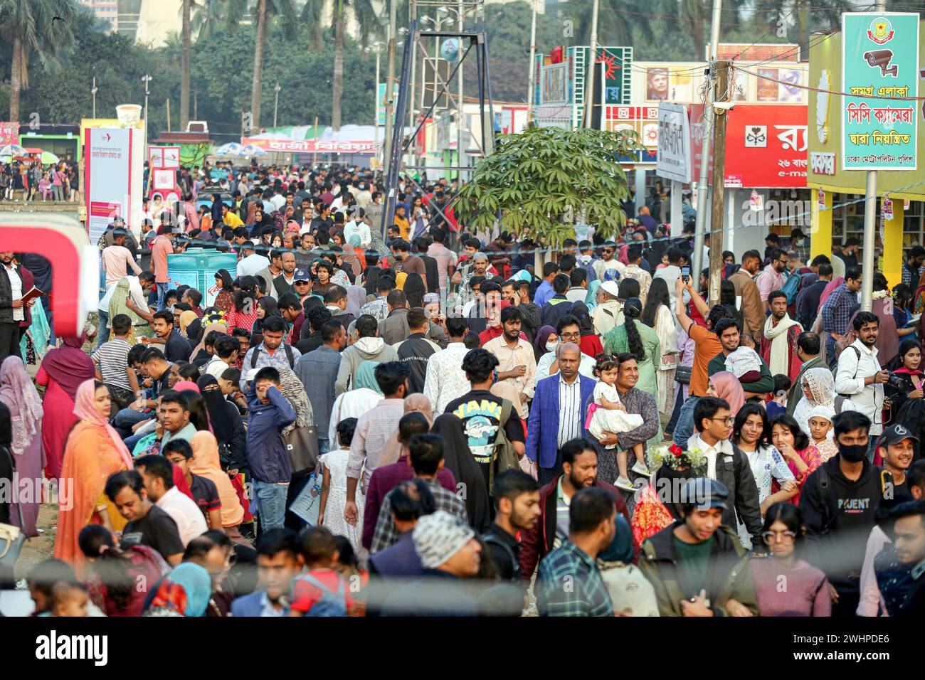 Buchmesse in Dhaka Visitors Are Seen During The National Book Fair Named Ekushey Boi Mela in Dhaka. Every year, Bangla Academy organizes the national book fair at Dhaka University area. This book fair is the largest in Bangladesh and it runs for the entire month of February. Dhaka, Bangladesh, February 10, 2024. Dhaka Dhaka District Bangladesh Copyright: xHabiburxRahmanx Stock Photo