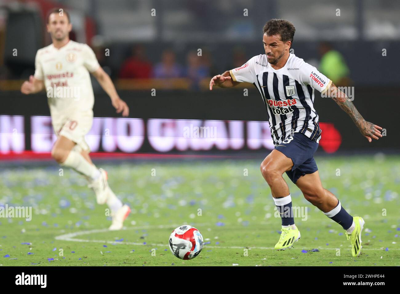 Lima, Peru. 10th Feb, 2024. Gabriel Costa of Alianza Lima during the Liga 1 Te Apuesto match between Alianza Lima and Universitario de Deportes, Torneo Apertura 2024, date 3, played at Nacional Stadium on February 10, 2024 in Lima, Peru. (Photo by Miguel Marrufo/PRESSINPHOTO) Credit: PRESSINPHOTO SPORTS AGENCY/Alamy Live News Stock Photo