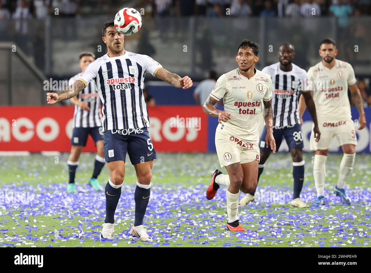 Lima, Peru. 10th Feb, 2024. Adrian Arregui of Alianza Lima during the Liga 1 Te Apuesto match between Alianza Lima and Universitario de Deportes, Torneo Apertura 2024, date 3, played at Nacional Stadium on February 10, 2024 in Lima, Peru. (Photo by Miguel Marrufo/PRESSINPHOTO) Credit: PRESSINPHOTO SPORTS AGENCY/Alamy Live News Stock Photo