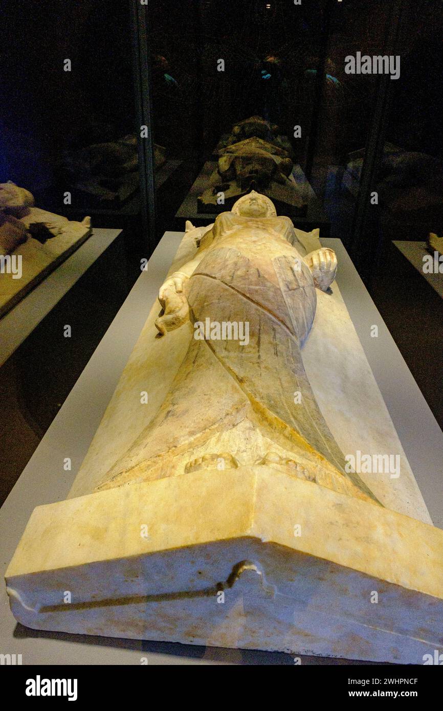Carthagin sarcophagus of the winged priestess, Carthage, necropolis of