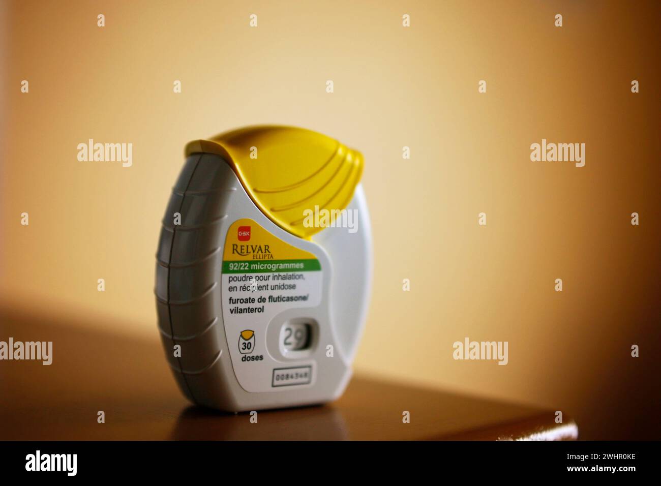 A French daily asthma inhaler Relvar Ellipta furoate de fluticasone