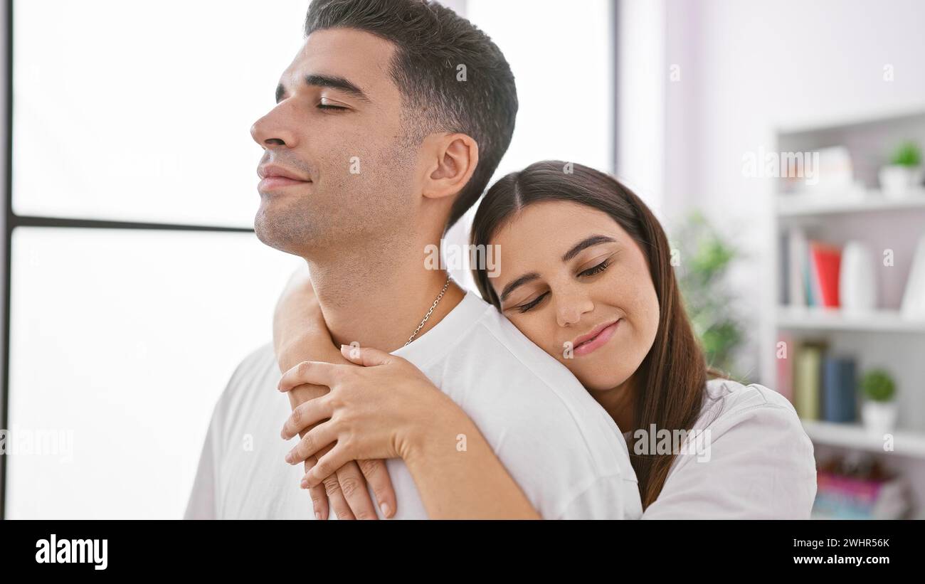 Affluent couple in modern house hi-res stock photography and images - Alamy