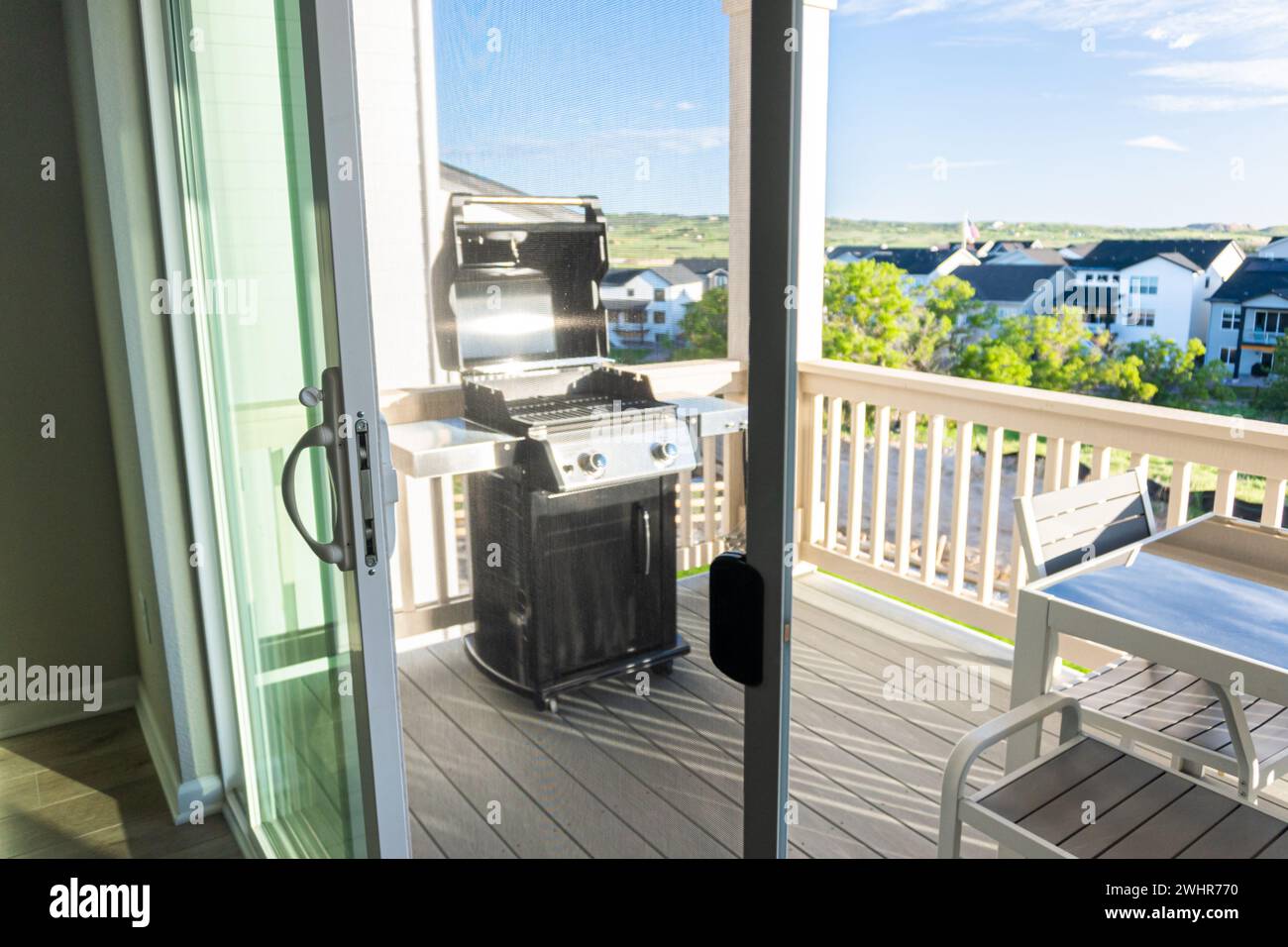 Two burner gas grill hi-res stock photography and images - Alamy