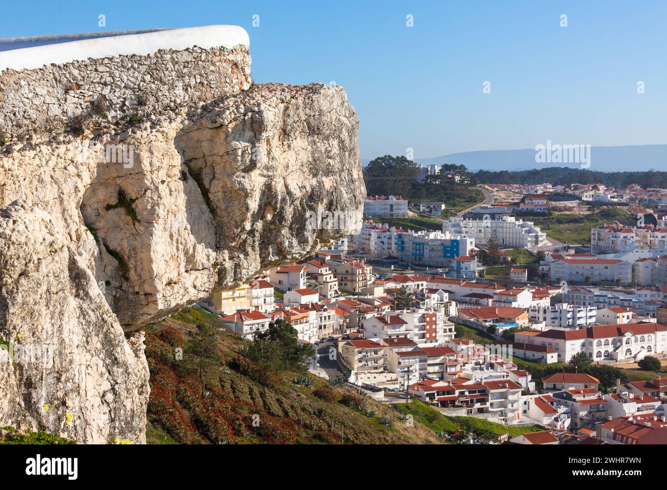 Nazare cliff hi-res stock photography and images - Alamy
