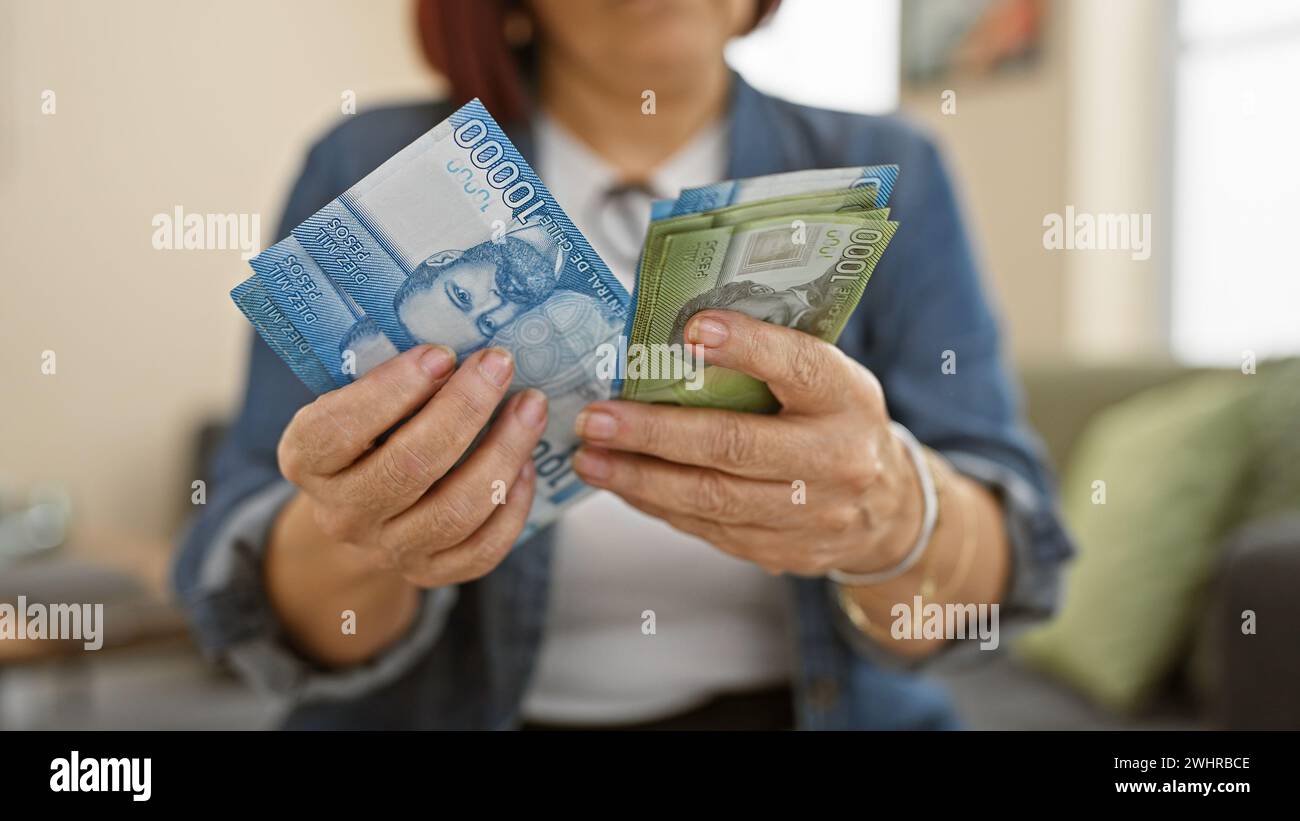Pesos to dollars hi-res stock photography and images - Page 2 - Alamy