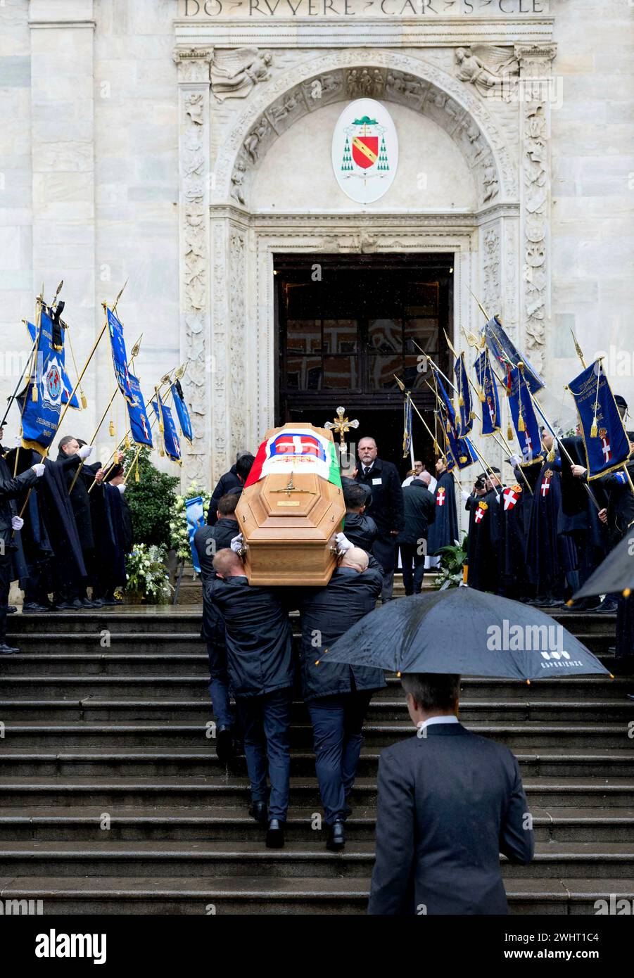 Turin, Italien. 10th Feb, 2024. the coffin arrives at the Duomo di Torino, on February 10, 2024, for the funeral ceremony of HRH Prince Vittorio Emanuele of Savoy (12-2-1937  3-2-2024), the last Crown Prince of Italy Credit: Albert Nieboer/Netherlands OUT/Point de Vue OUT/dpa/Alamy Live News Stock Photo