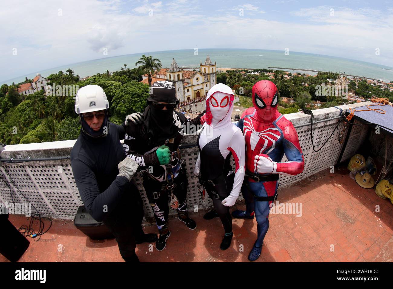 Spider Rappel PE - OLINDA - 02/11/2024 - OLINDA, SPIDER-MAN PERFORMANCE IN ALTO DA SE ...