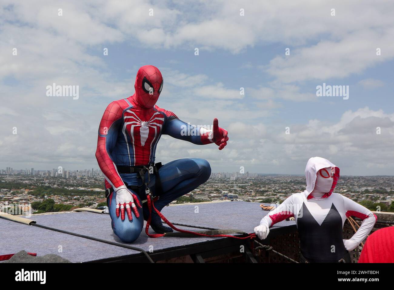Spider Rappel PE - OLINDA - 02/11/2024 - OLINDA, SPIDER-MAN PERFORMANCE IN ALTO DA SE ...