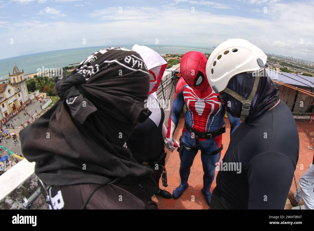 Spider Rappel PE - OLINDA - 02/11/2024 - OLINDA, SPIDER-MAN PERFORMANCE IN ALTO DA SE ...
