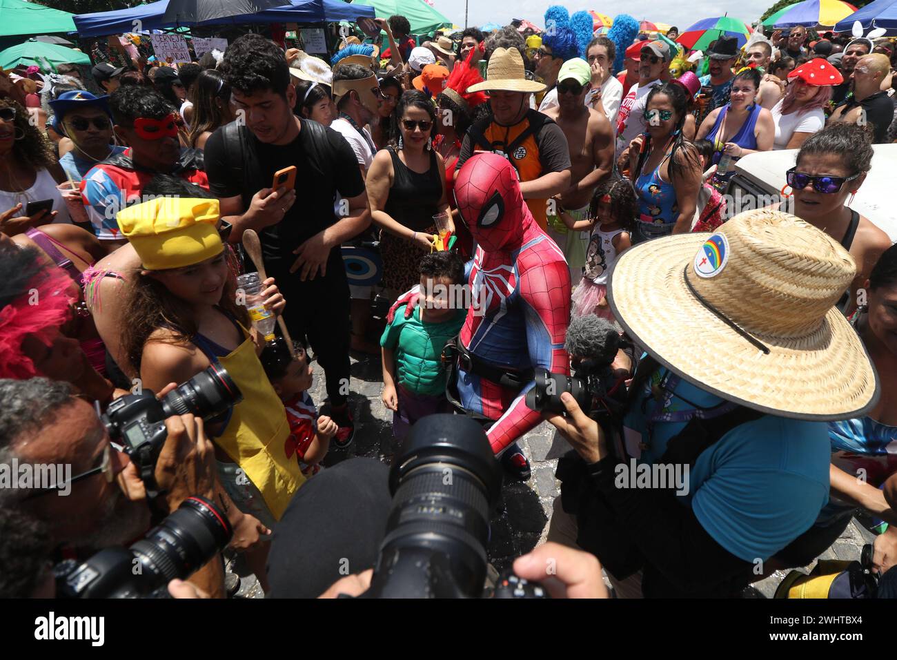 Spider Rappel PE - OLINDA - 02/11/2024 - OLINDA, SPIDER-MAN PERFORMANCE IN ALTO DA SE ...