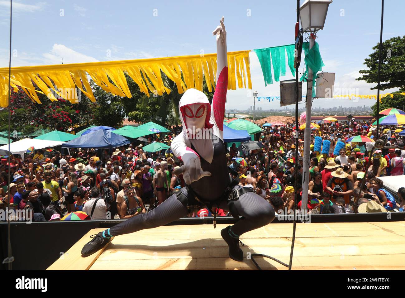 Spider Rappel PE - OLINDA - 02/11/2024 - OLINDA, SPIDER-MAN PERFORMANCE IN ALTO DA SE ...