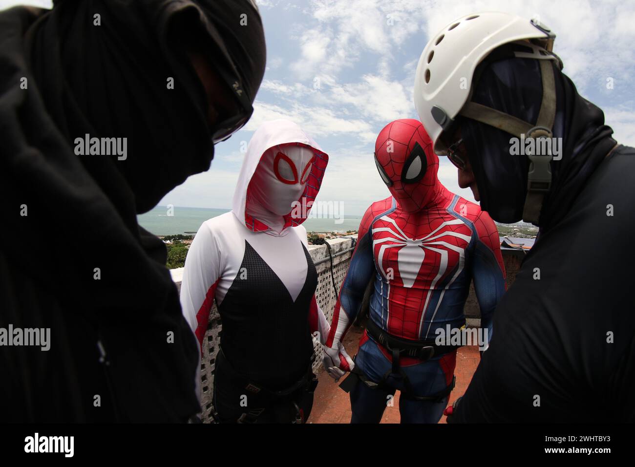 Spider Rappel PE - OLINDA - 02/11/2024 - OLINDA, SPIDER-MAN PERFORMANCE IN ALTO DA SE ...
