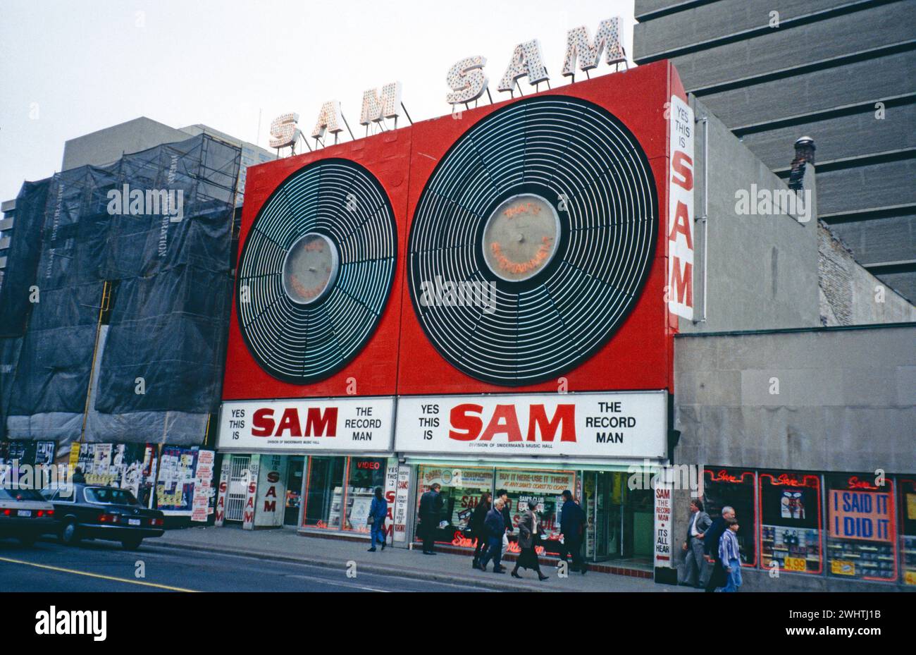 Sam the Record Man in der Yonge Street, Toronto (Oct. 1994); der berühmte Laden wurde 2001 geschlossen Stock Photo