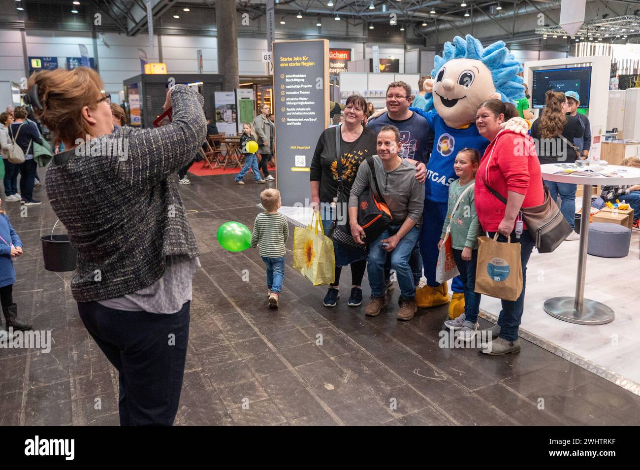 Leipzig Tausnde Besucher am ersten Wochenende 750 Aussteller zeigen