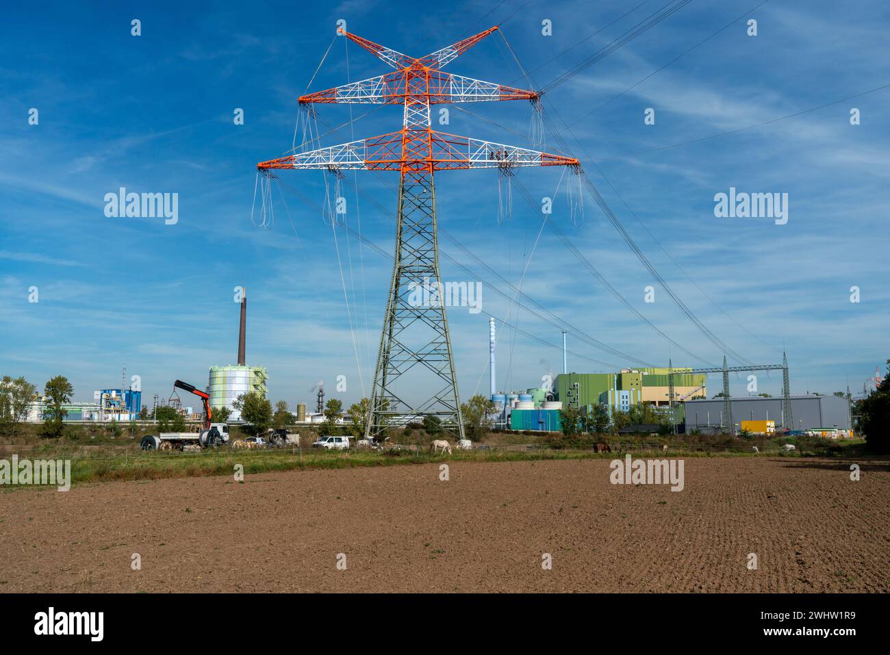 Assembly of a high-voltage pylon Stock Photo - Alamy