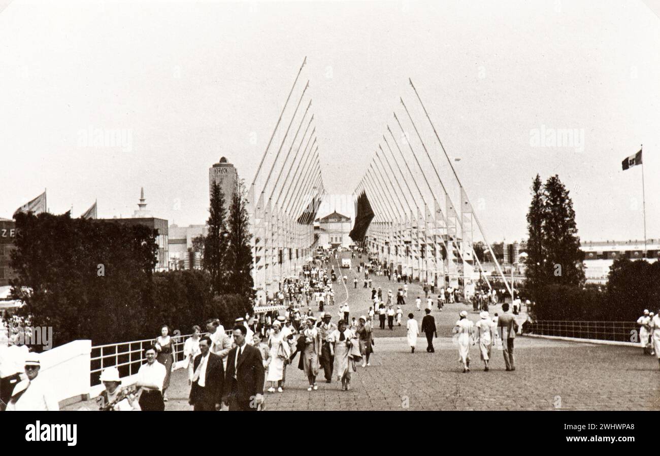 Photo taken from the album of an italian Jewish family (Jarach) travelling to  the international Expo of Chicago back in the summer of 1933. The picture shows the main promenade of the Expo full of people Stock Photo