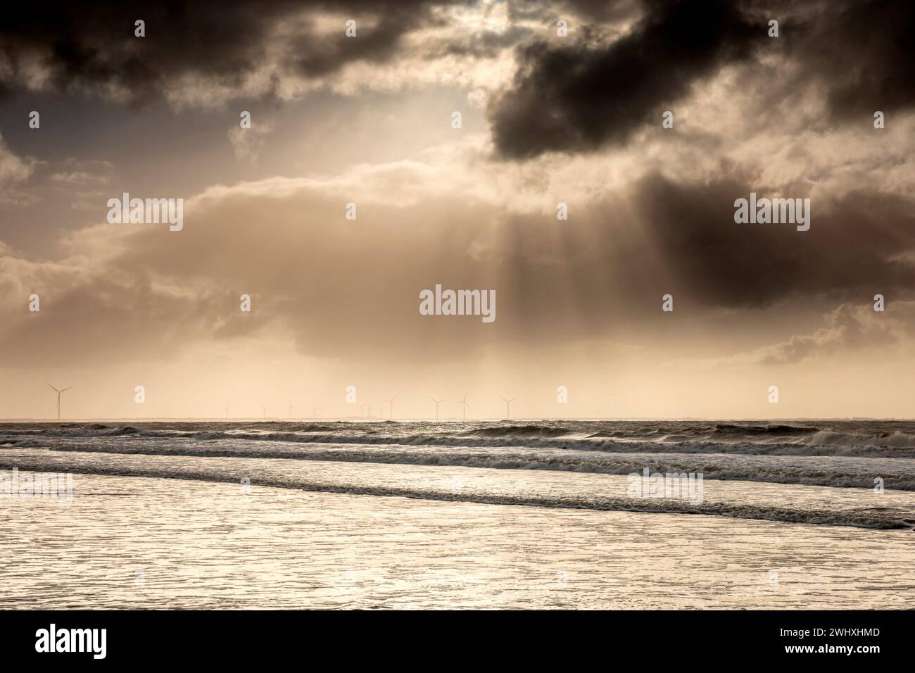 Sunbeams in the sky hi-res stock photography and images - Alamy