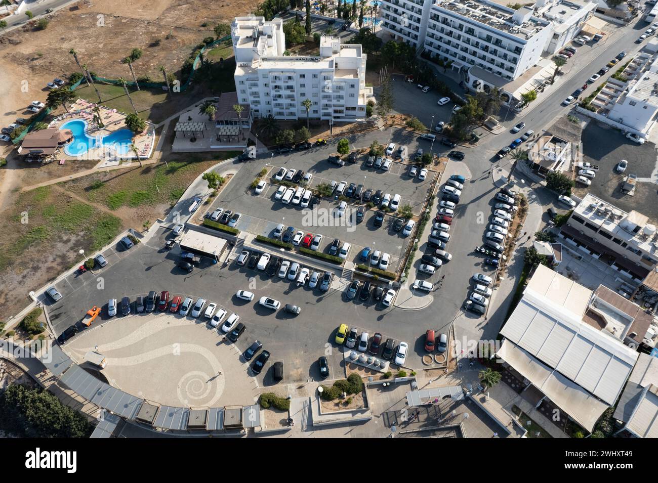 Crowded car park parking lot hi-res stock photography and images - Alamy