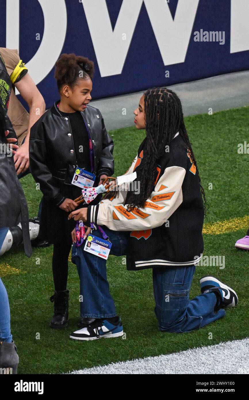 Anthony Rumi Las Vegas, USA. 11th Feb, 2024. Jay-Z and daughter Blue Ivy and Rumi ...