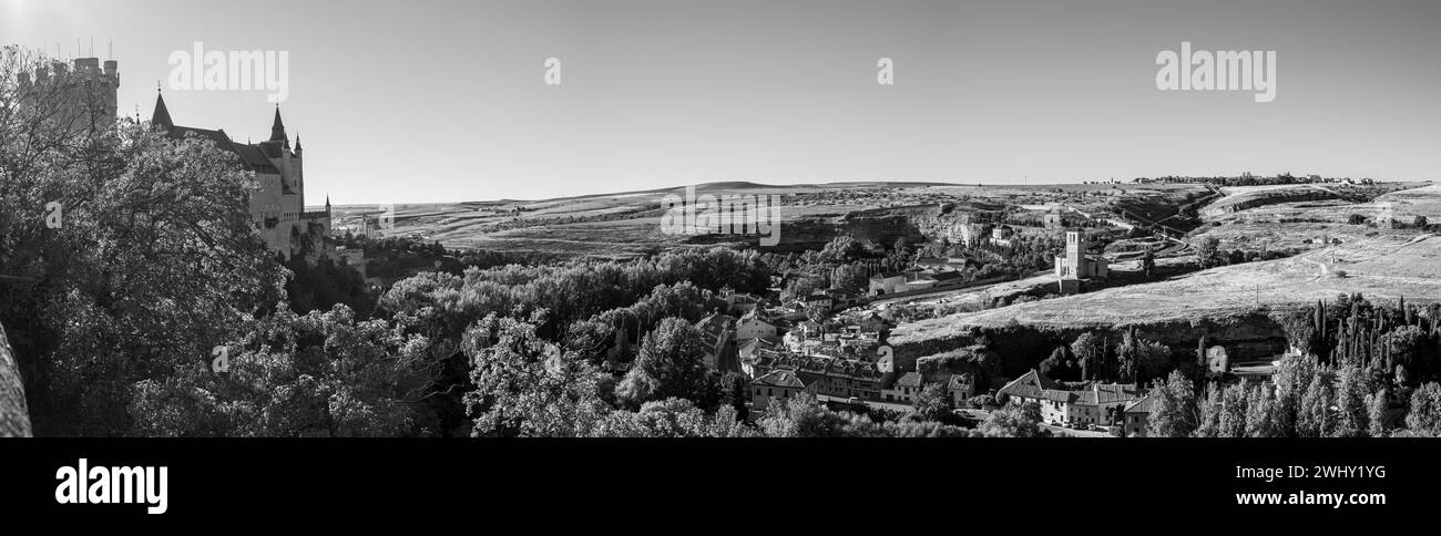 2023 09 23 Segovia, Spain. Panoramic view of Segovia black and white Stock Photo