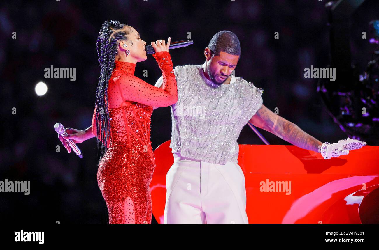 Las Vegas, United States. 11th Feb, 2024. Alicia Keys (L) performs with