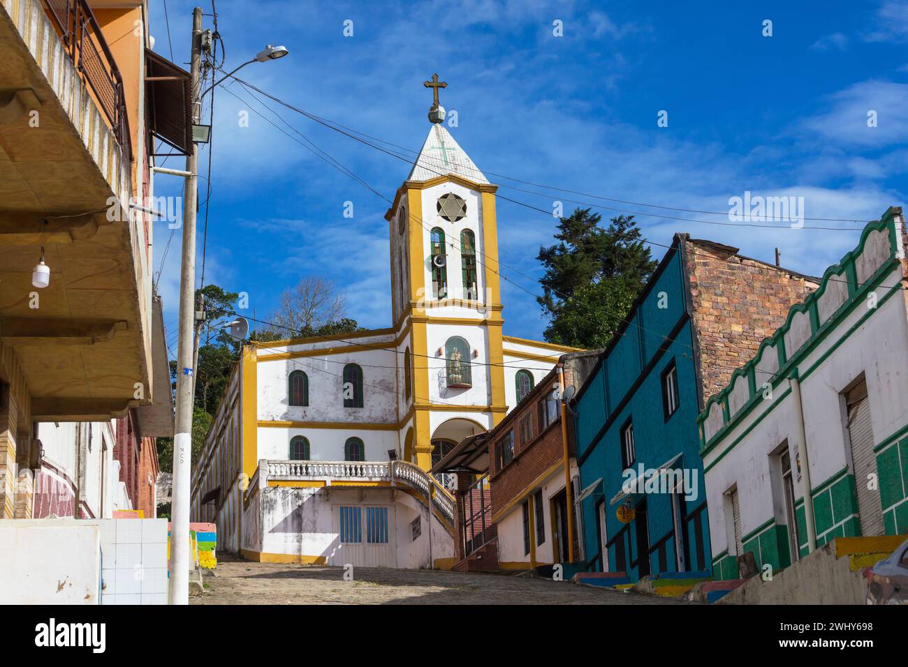 Beautiful car streets colombia hi-res stock photography and images - Alamy